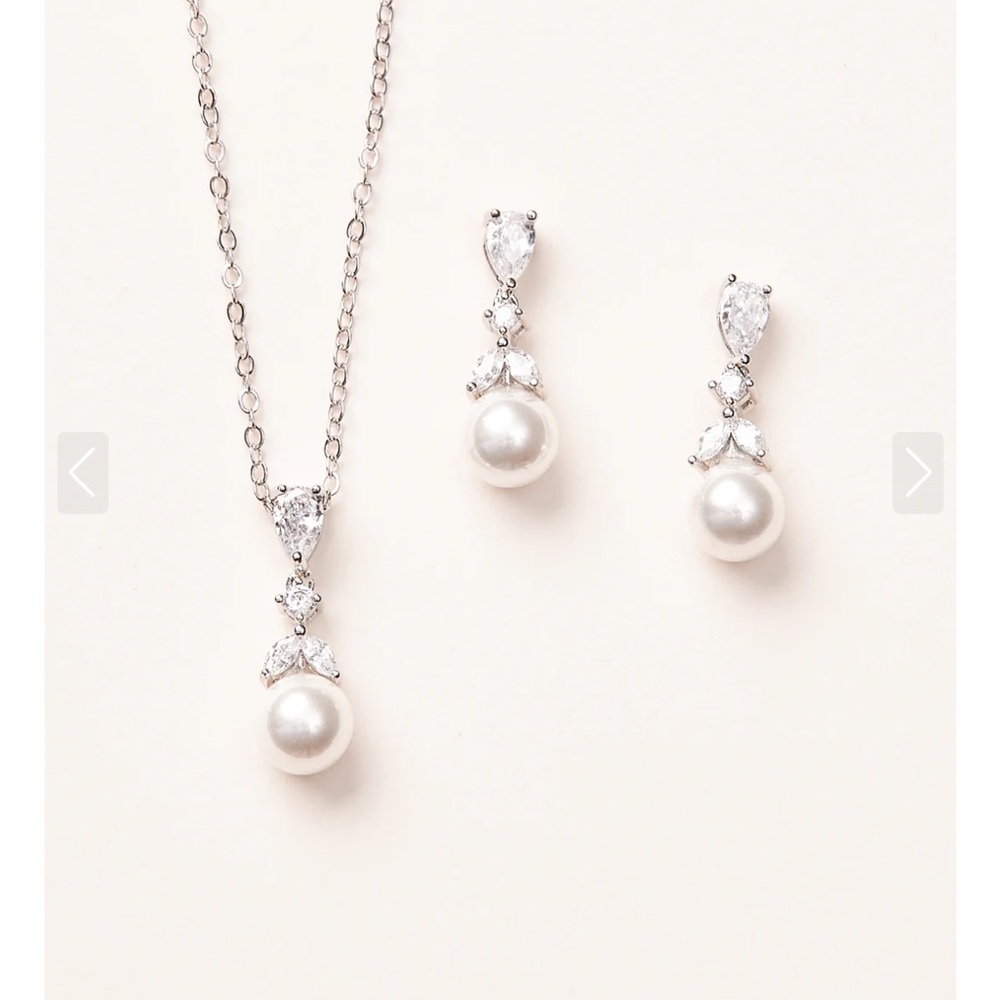 Pearl drop jewelry set for bridesmaids